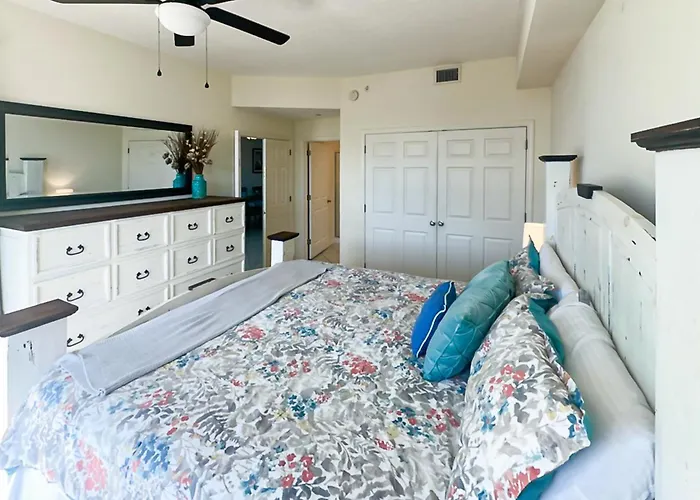 Navy Cove Harbor 1104 Apartment
